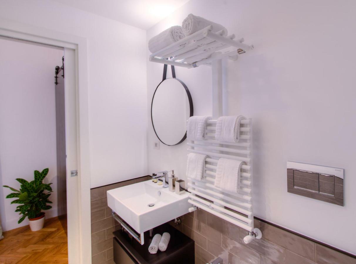 App Beccaria Apartments In Rome Exterior photo